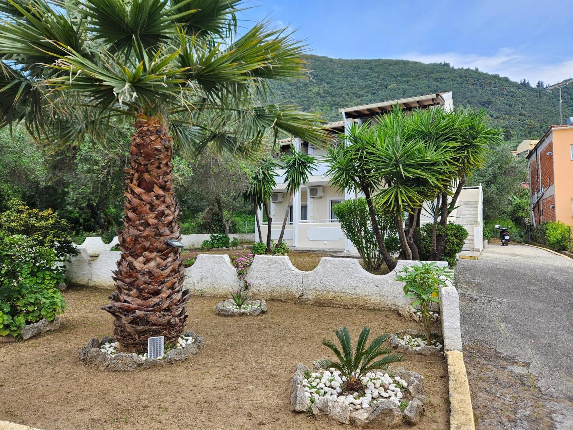Villa Elena Ipsos Exterior foto