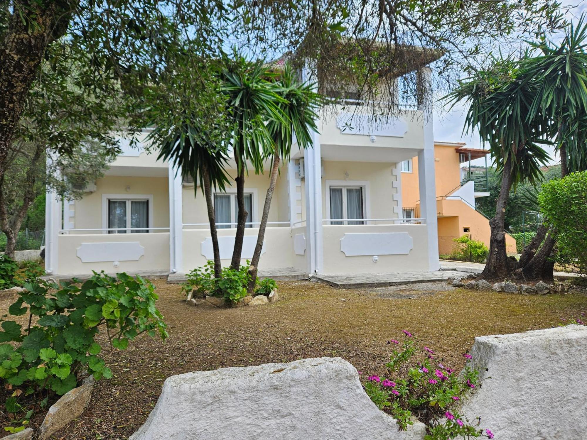 Villa Elena Ipsos Exterior foto